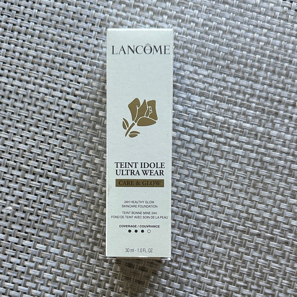 Lancome Teint Idole Ultra Wear Foundation -  Care & Glow 520W